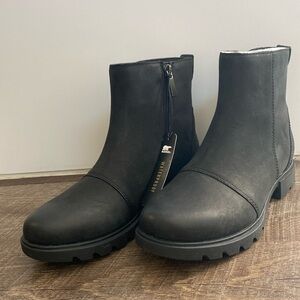 NWT Sorel Emelie waterproof leather boots..size 7.5